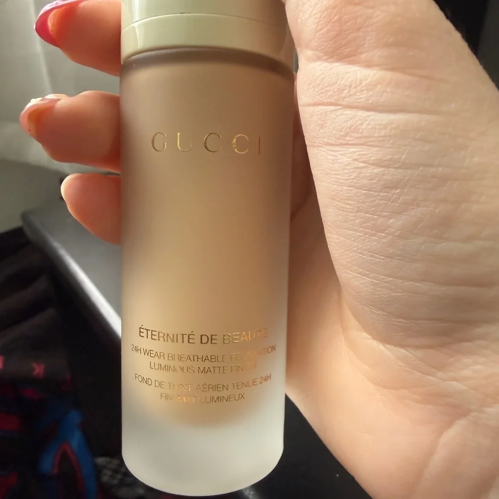 GUCCI 24 Hour Full Coverage Luminous Matte Finish Foundation Shade 132W